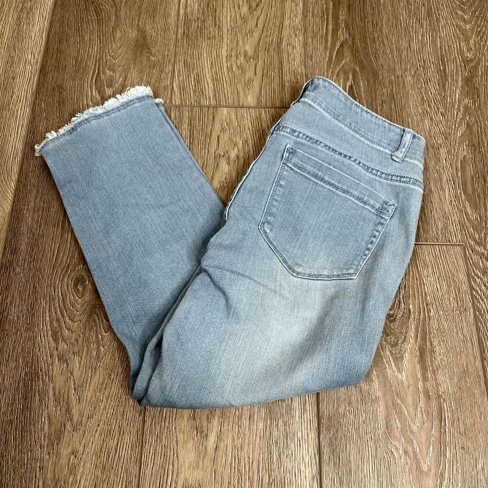 J.Jill Denim Authentic Fit Cropped Size 2 Petite Jeans Frayed Bottom